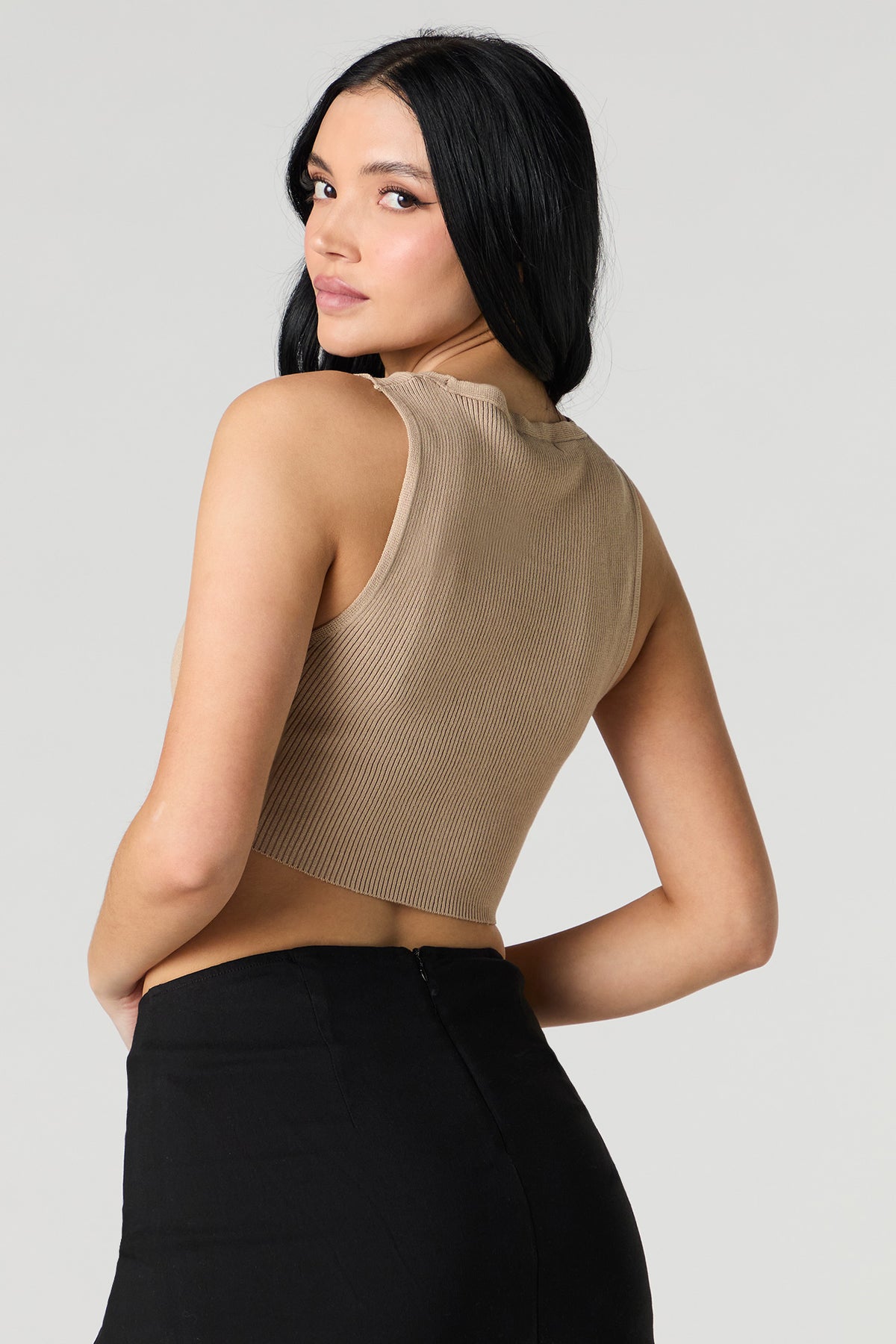 Vue alternative 2. Veste courte en tricot côtelé