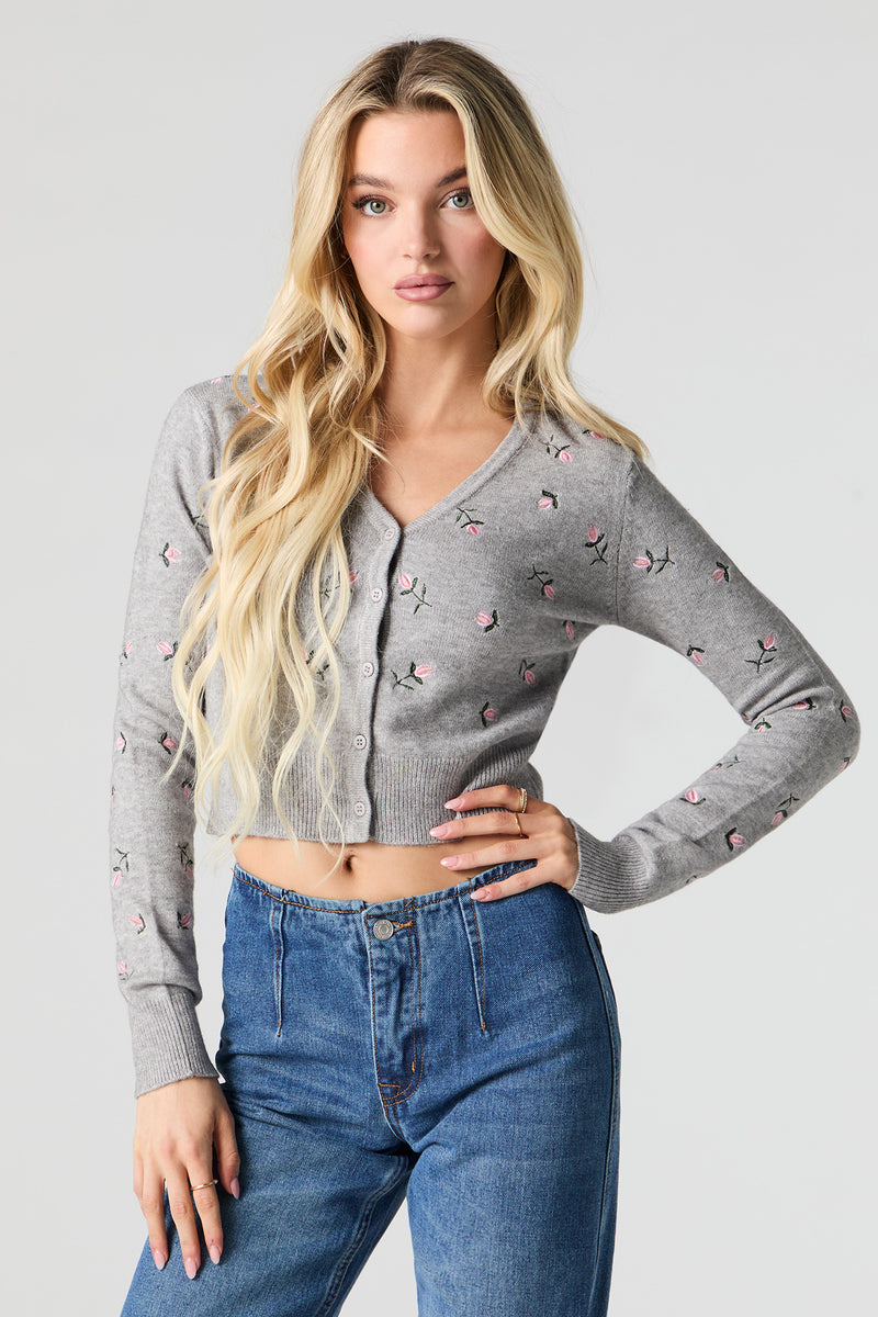 Chandail boutonné avec motif brodé