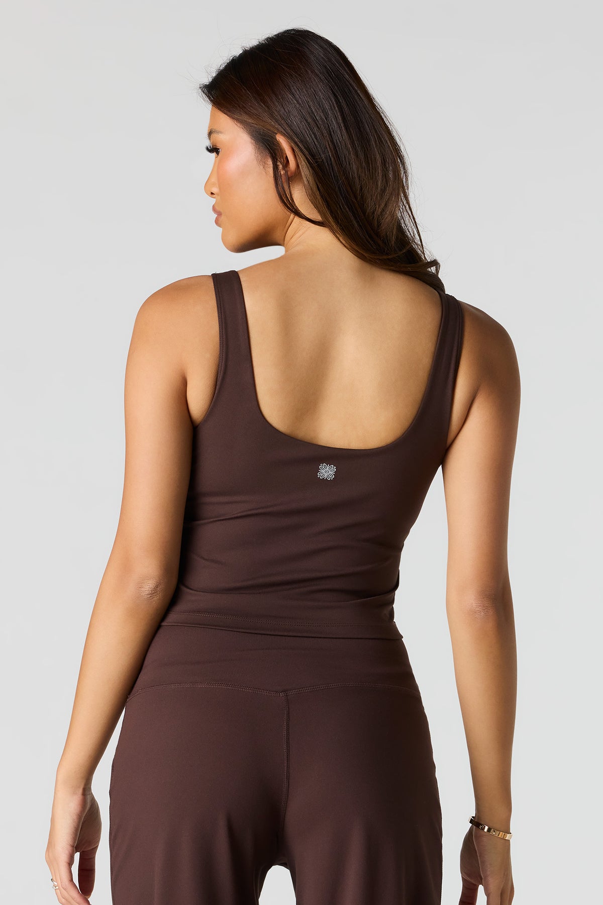 Vue alternative 2. Débardeur Active doux à encolure carrée