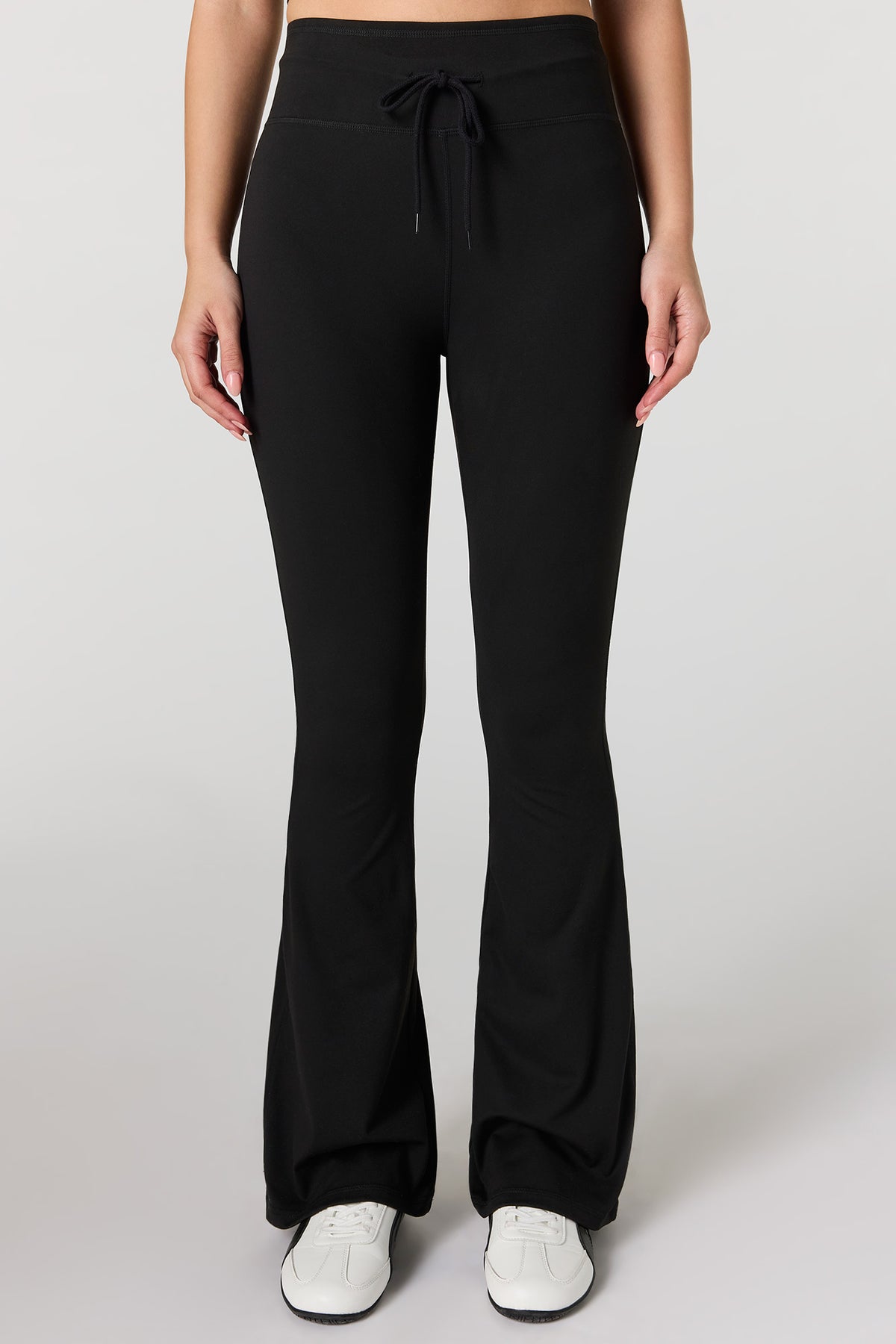 Vue alternative 2. Pantalon Active doux à jambe évasée