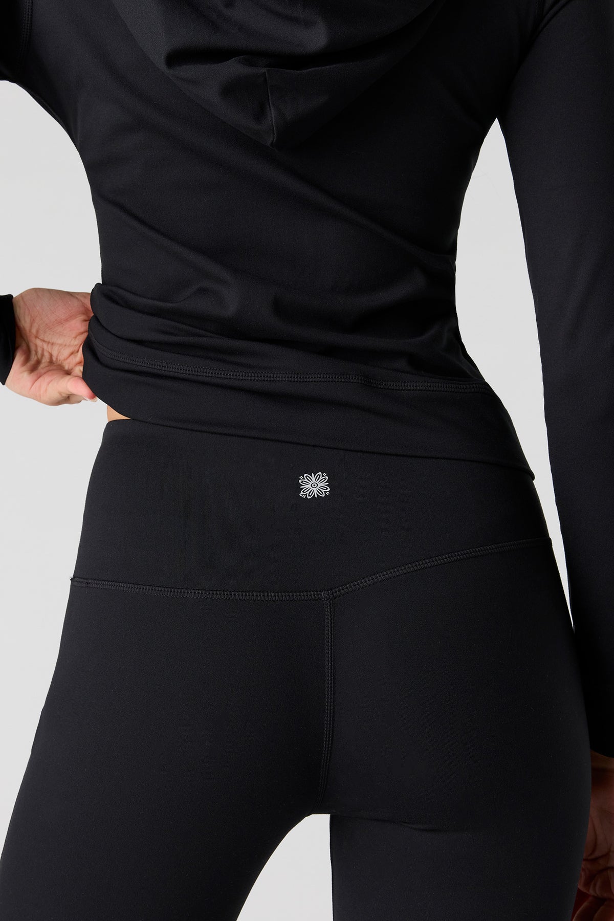 Alt View 4. Active Soft Legging 26" - Black