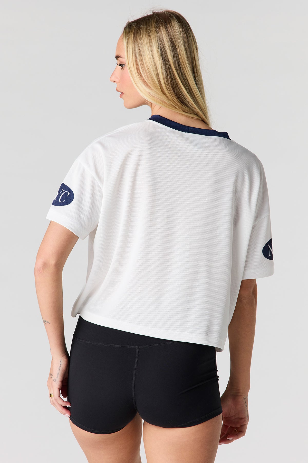 Alt View 2. Graphic Boxy Crop Jersey - Cream