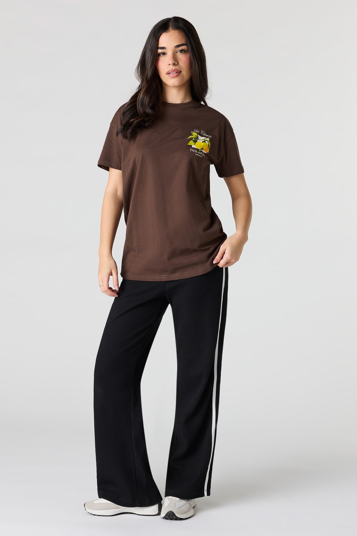 Alt View 3. Graphic Oversized T-Shirt - Light Brown