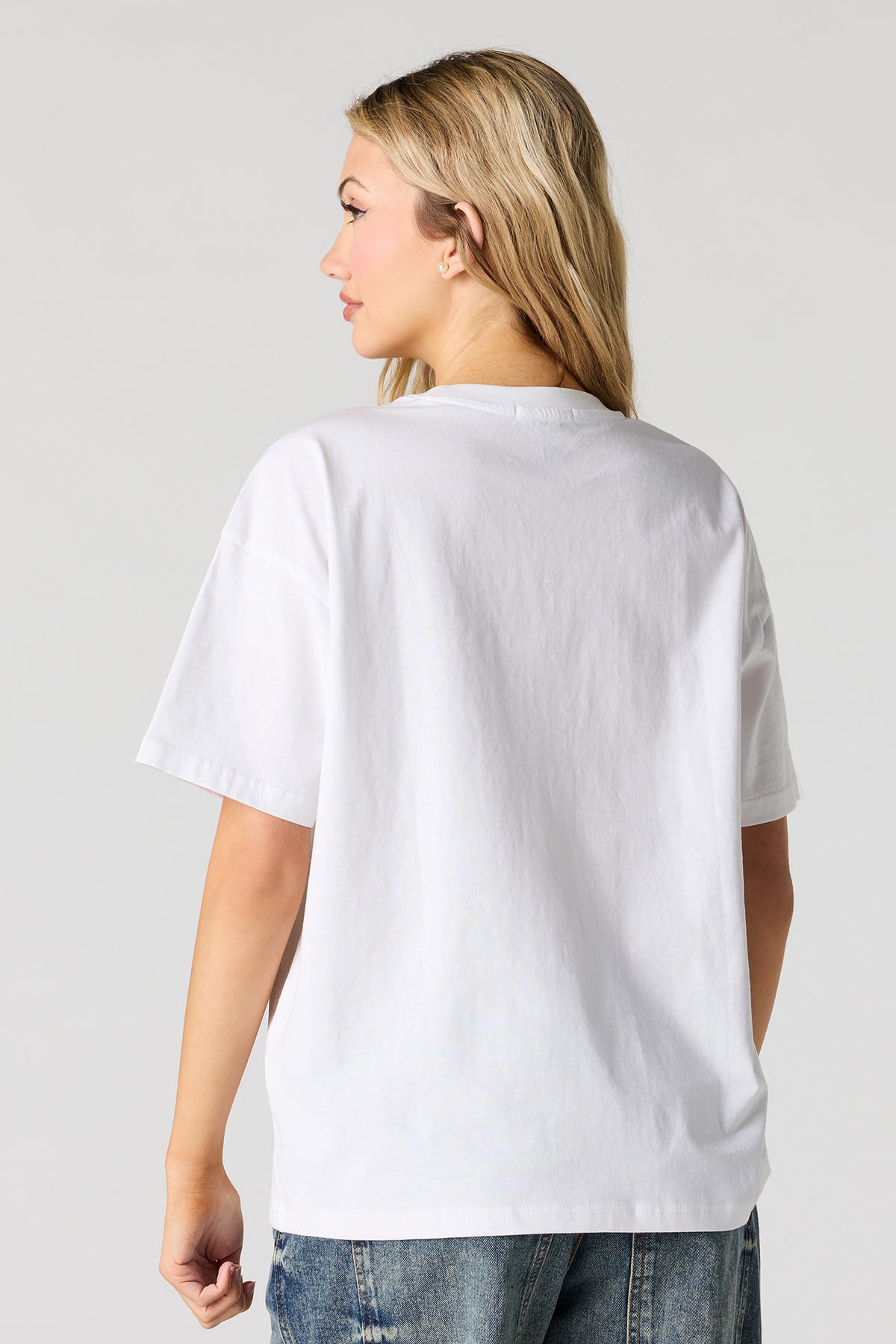 Alt View 2. Graphic Oversized Boxy T-Shirt - White