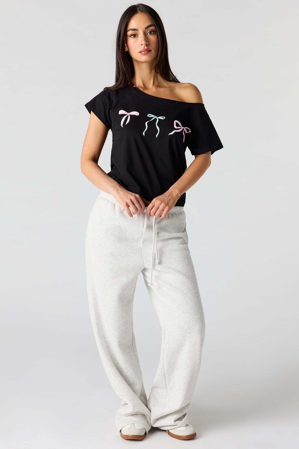 Vue alternative 3. T-shirt imprimé à épaules dénudées
