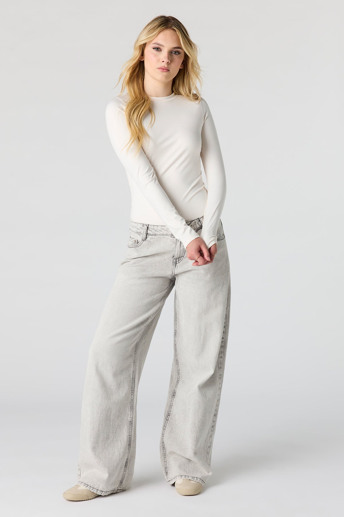 Alt View 3. Contour Long Sleeve Bodysuit - White