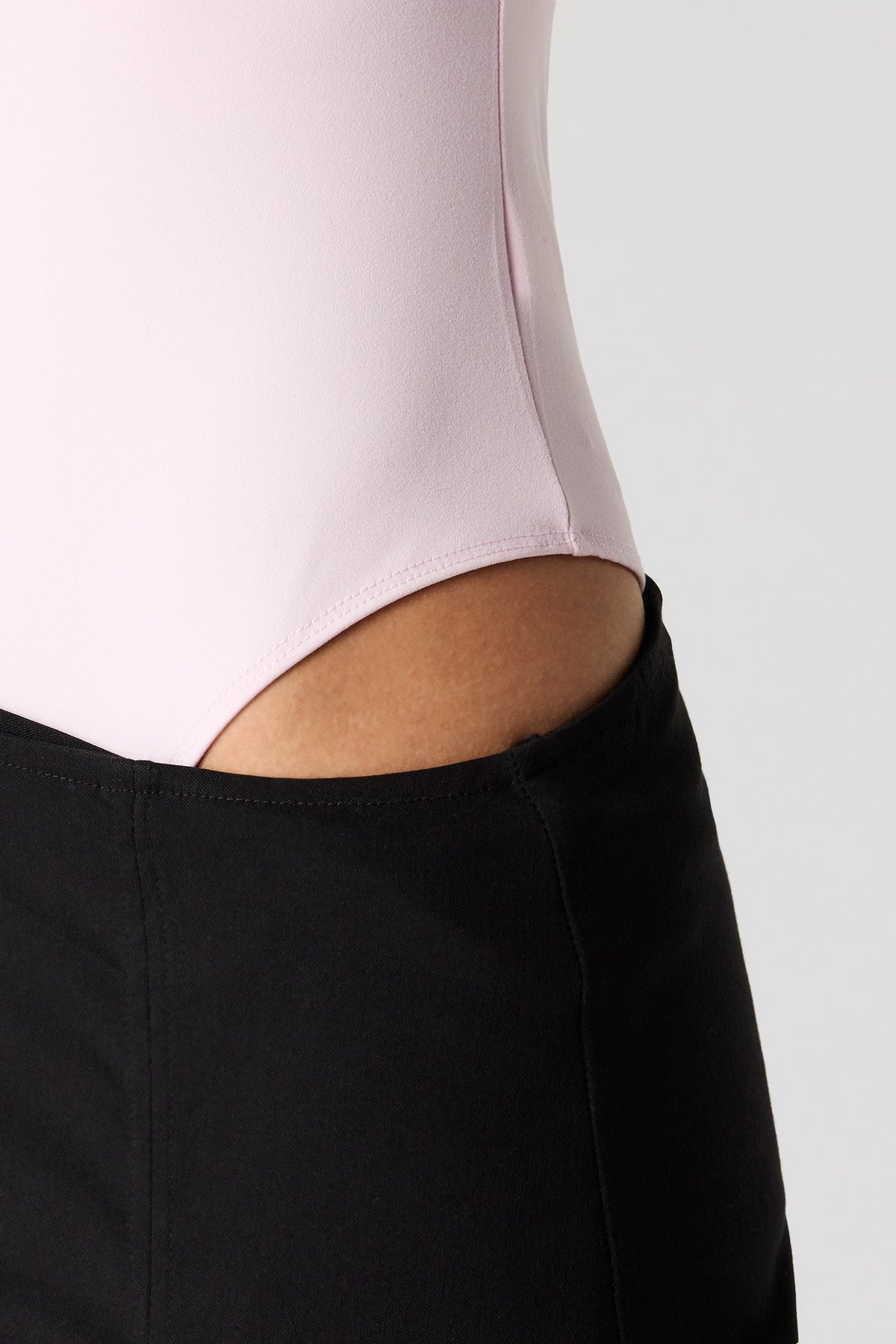 Alt View 4. Contour Off Shoulder Long Sleeve Bodysuit - Lilac
