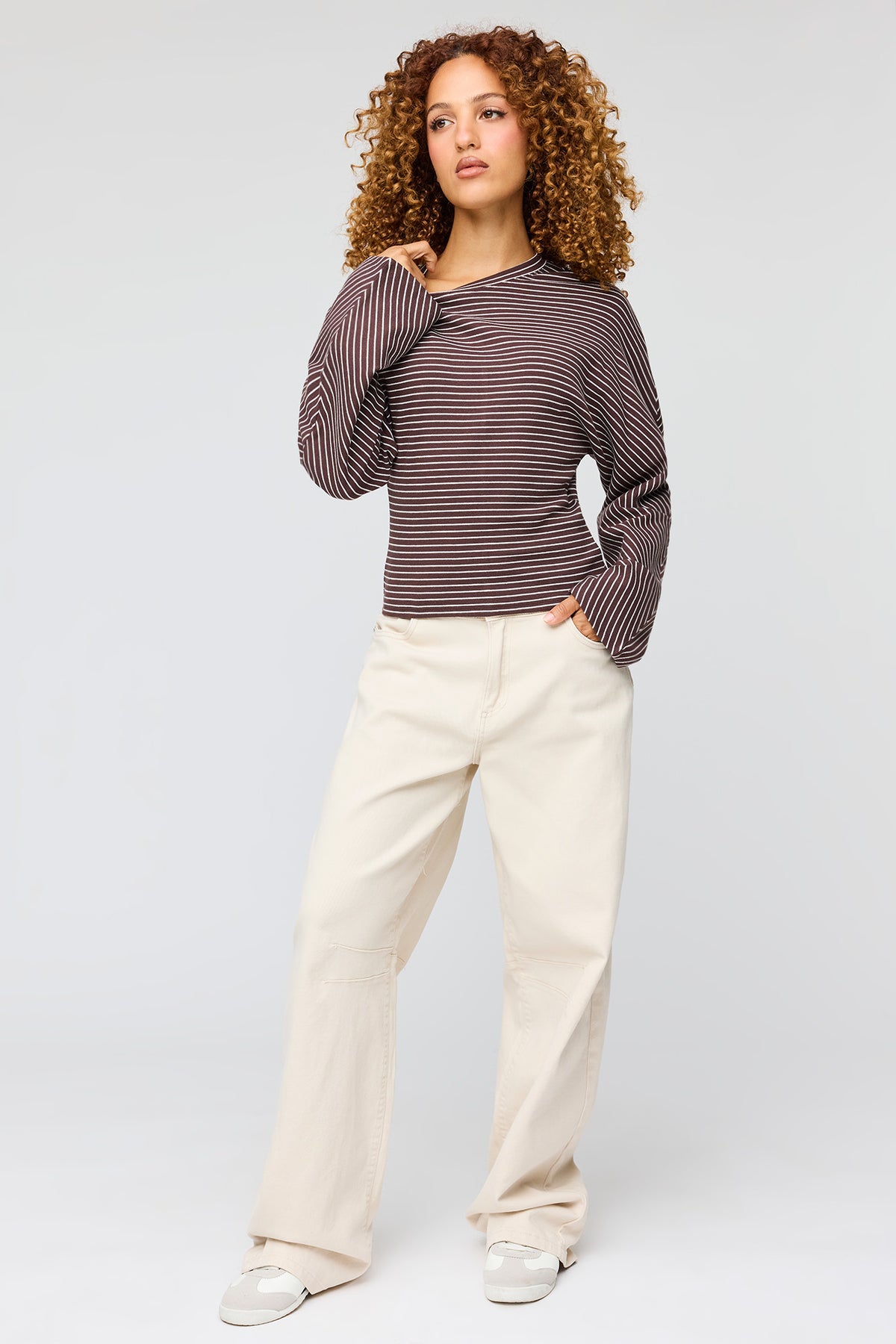Vue alternative 3. Haut en tricot à manches cloche