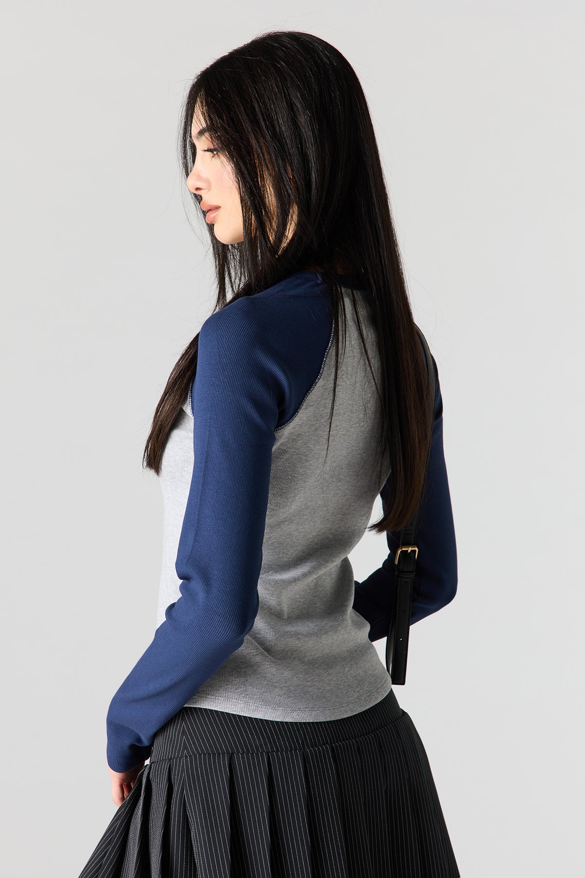 Alt View 2. Ribbed Long Sleeve Top - Heather Grey