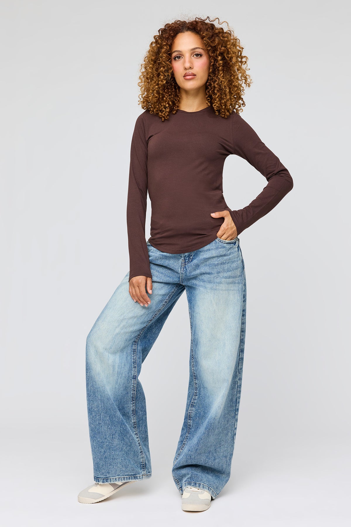 Alt View 3. Curved Hem Long Sleeve Top - Dark Brown