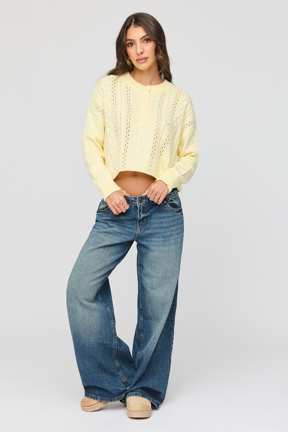 Vue alternative 3. Chandail Henley en tricot torsadé