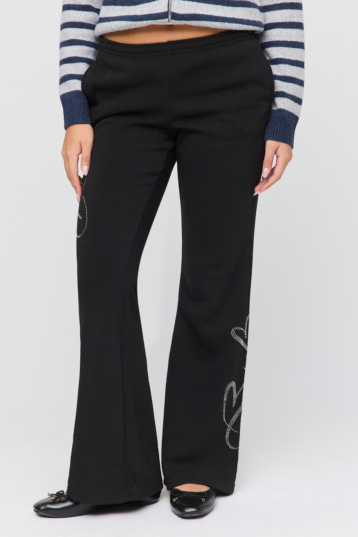 Vue alternative 2. Pantalon d'entraînement à jambe évasée avec pierres du Rhin