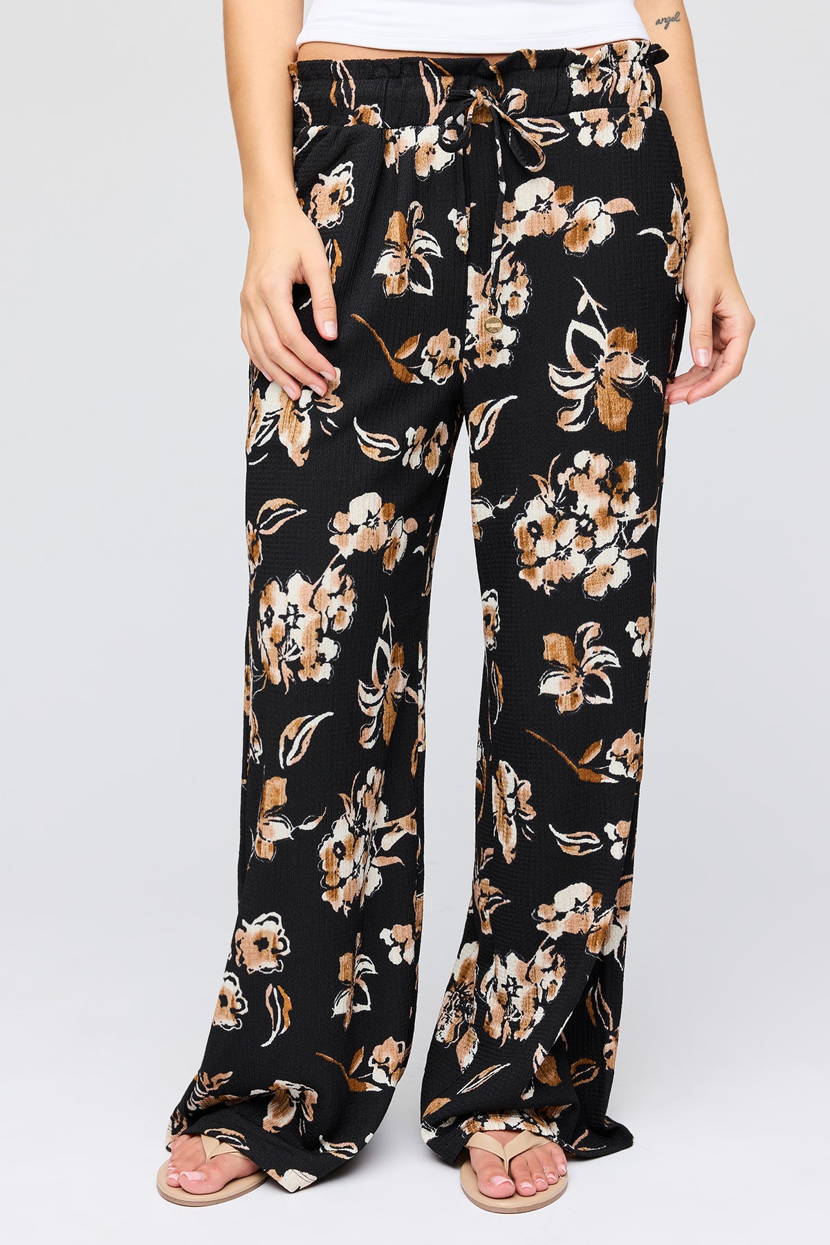 Alt View 2. Textured Paper Bag Waist Pant - Black