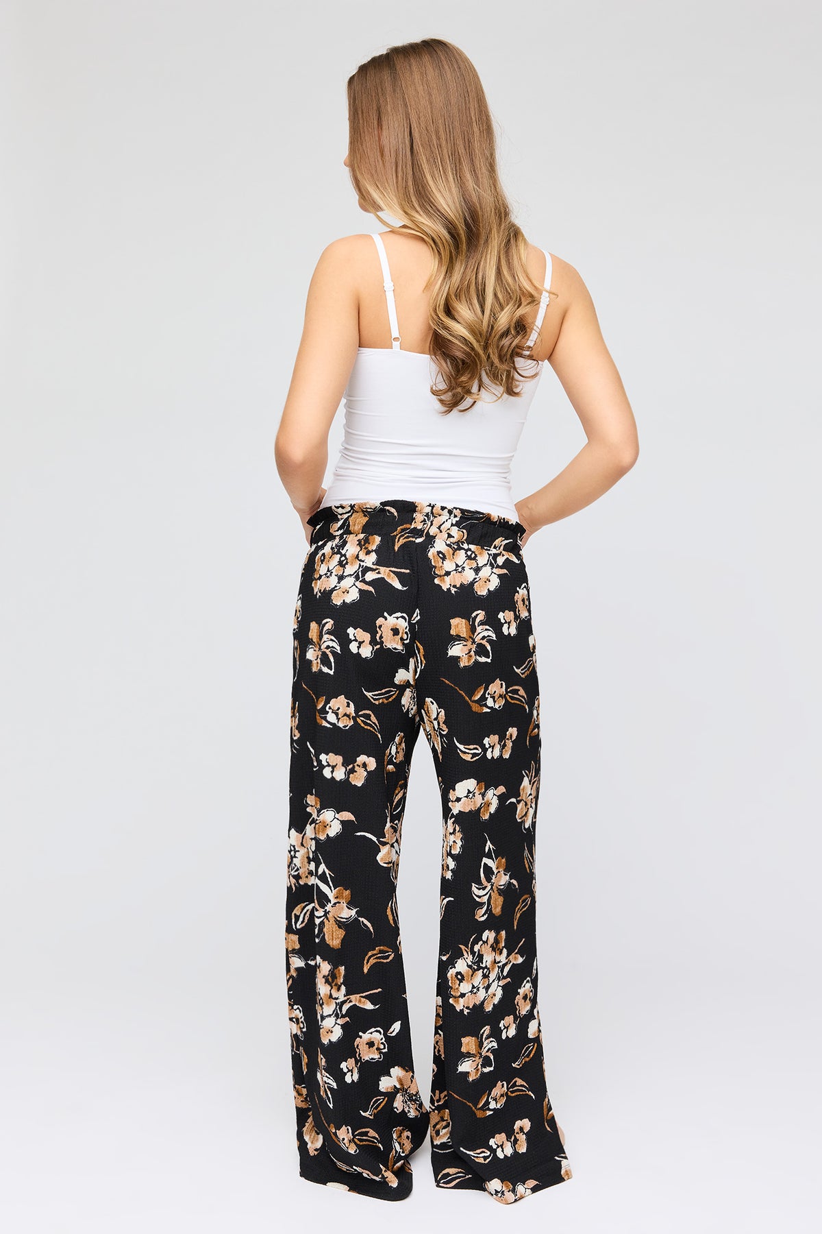 Alt View 3. Textured Paper Bag Waist Pant - Black