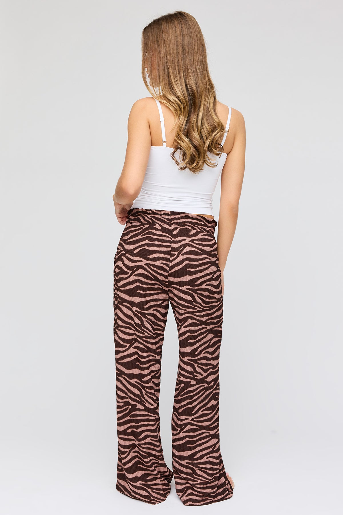 Vue alternative 3. Pantalon texturé avec taille cintrée