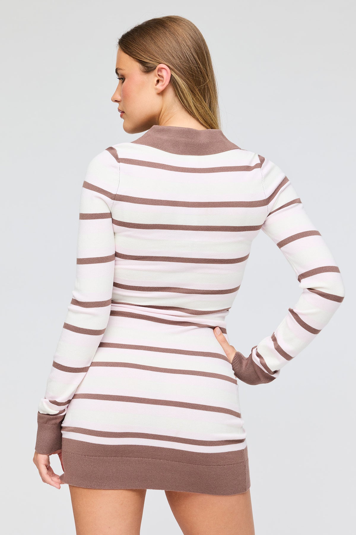 Vue alternative 2. Robe-chandail polo rayée