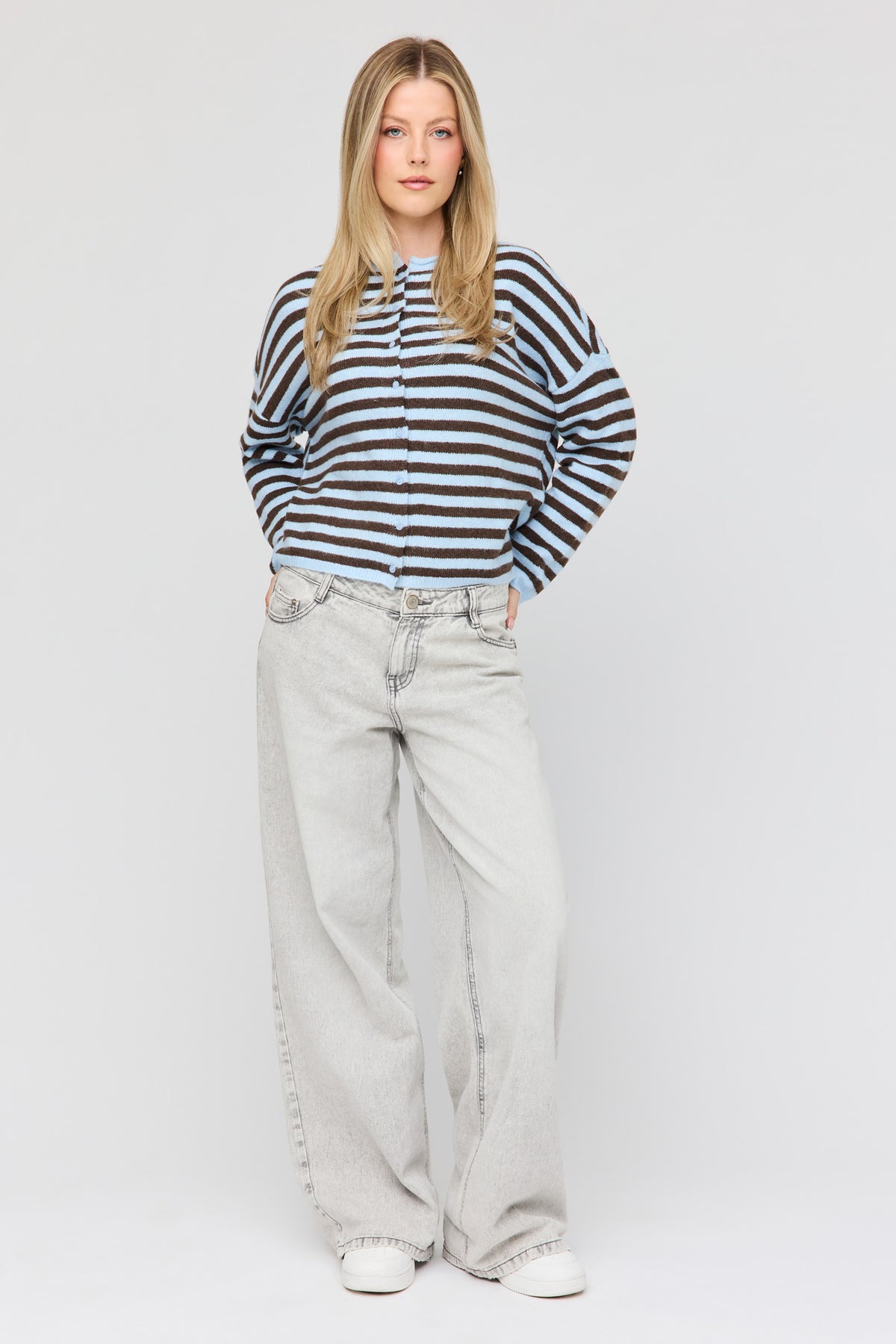 Vue alternative 3. Cardigan boutonné