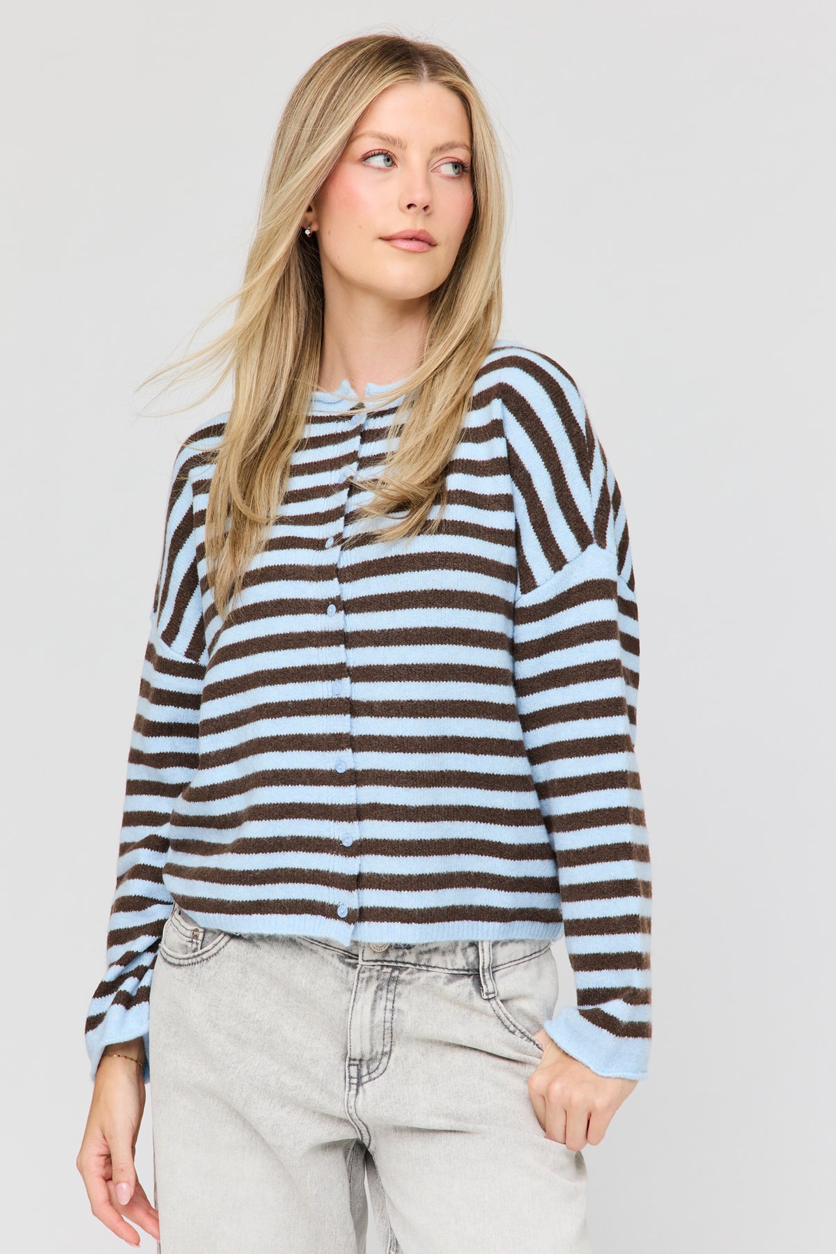 Vue alternative 4. Cardigan boutonné