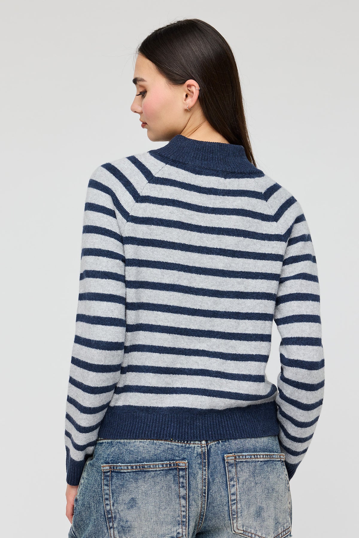 Alt View 2. Oversized Zip Sweater - Navy
