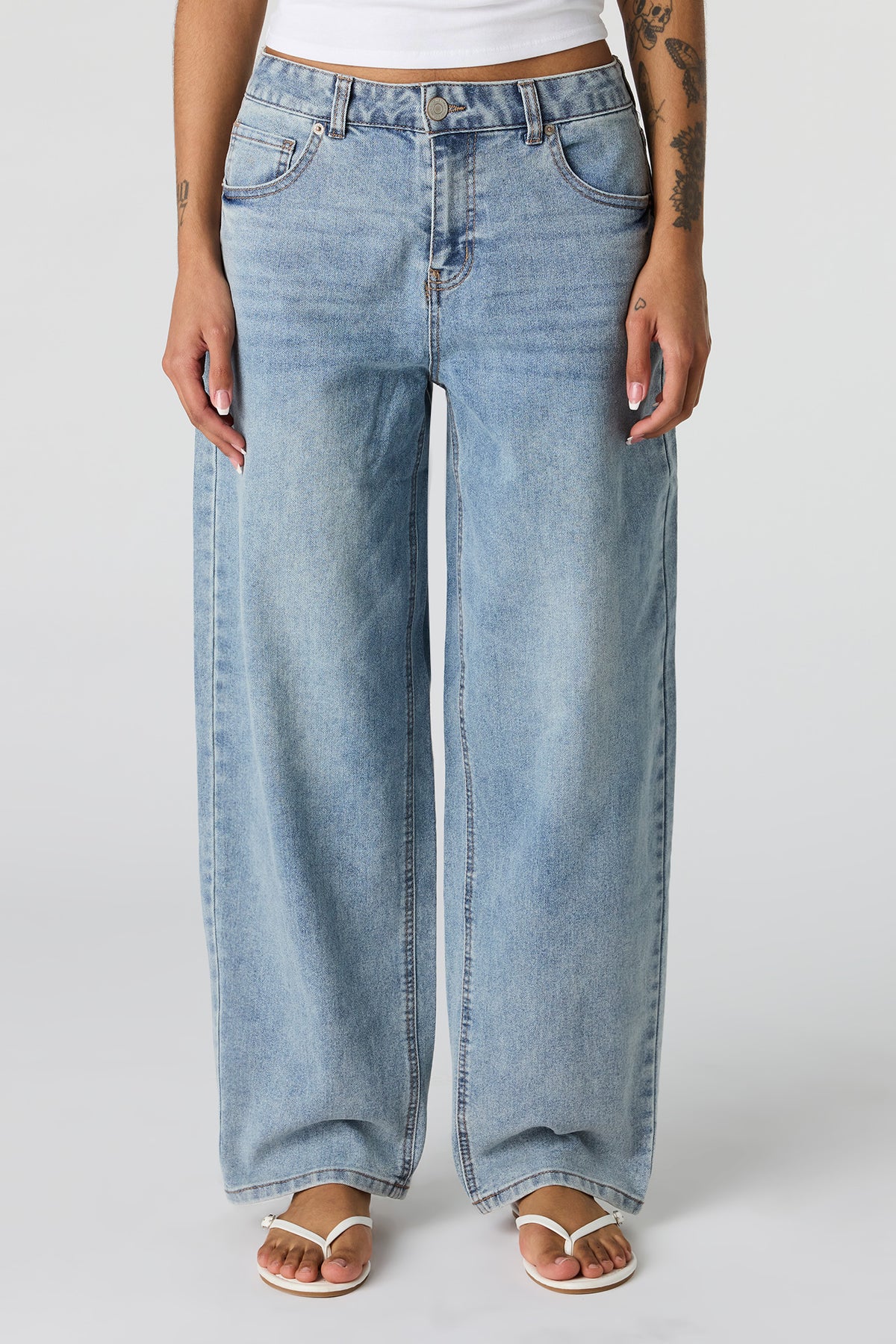 Alt View 2. Stretch High Rise Barrel Medium Jean - Medium Blue