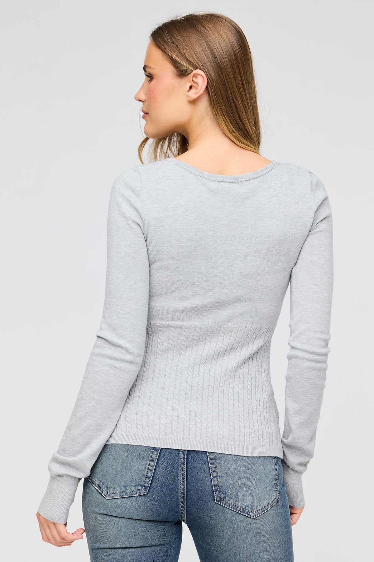 Vue alternative 2. Chandail de style nuisette en tricot torsadé