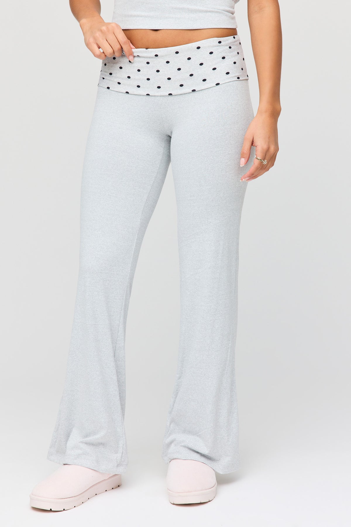 Alt View 3. Polka Dot Top & Pant & Headband Set - Light Grey