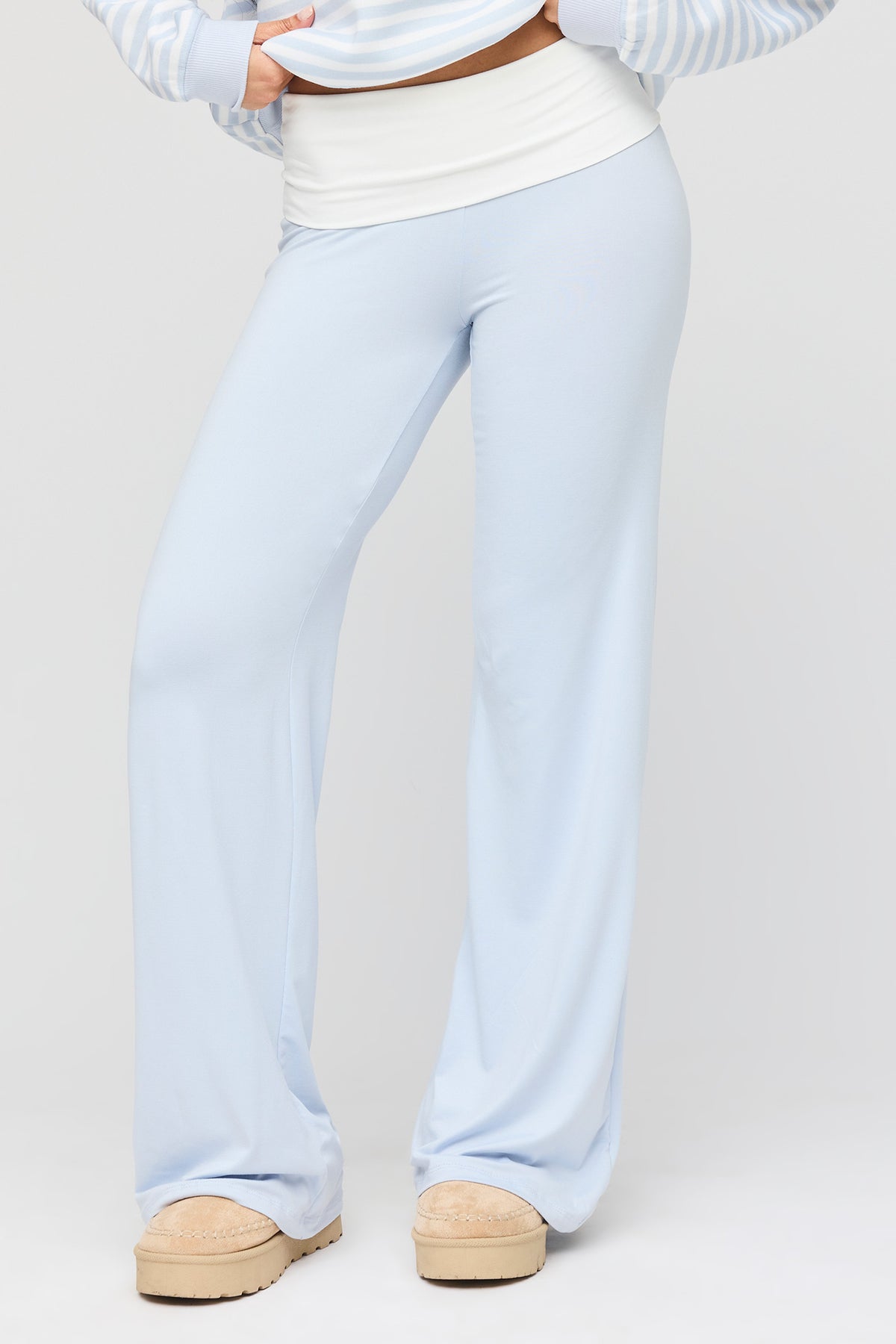 Alt View 3. Striped Sweatshirt & Pant & Socks Set - Sky Blue
