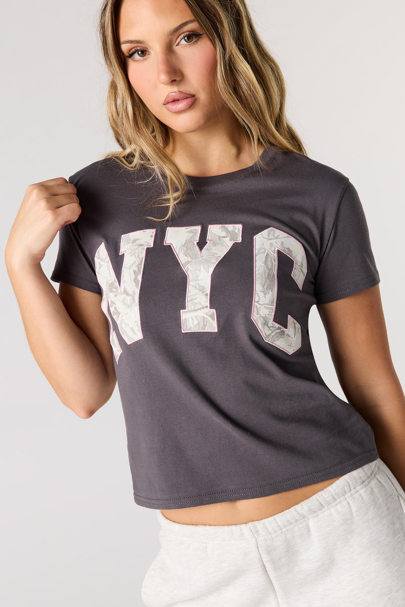 T-shirt carré avec motif brodé en sergé