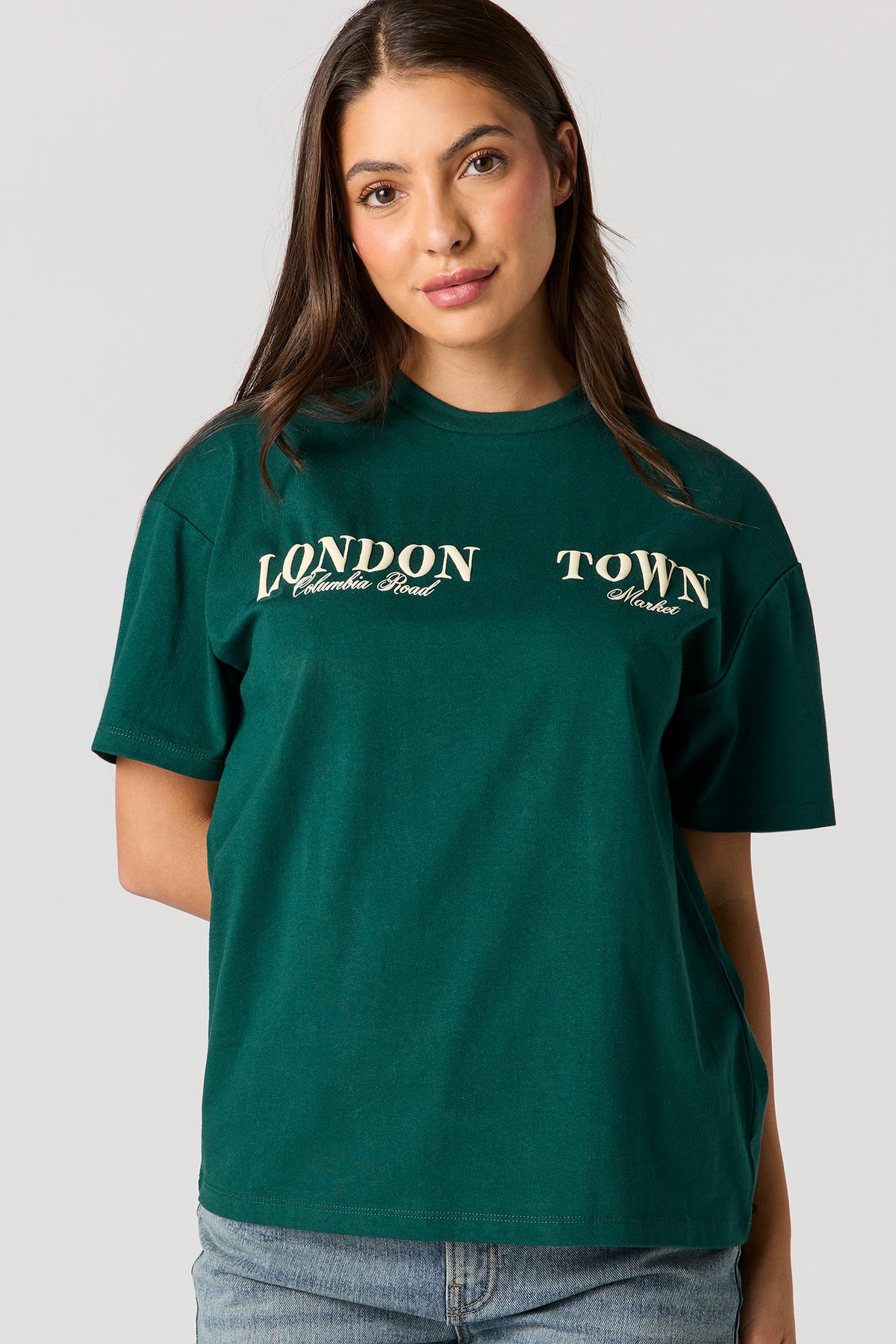 Vue alternative 2. T-shirt de coupe garçonne à imprimé Destination