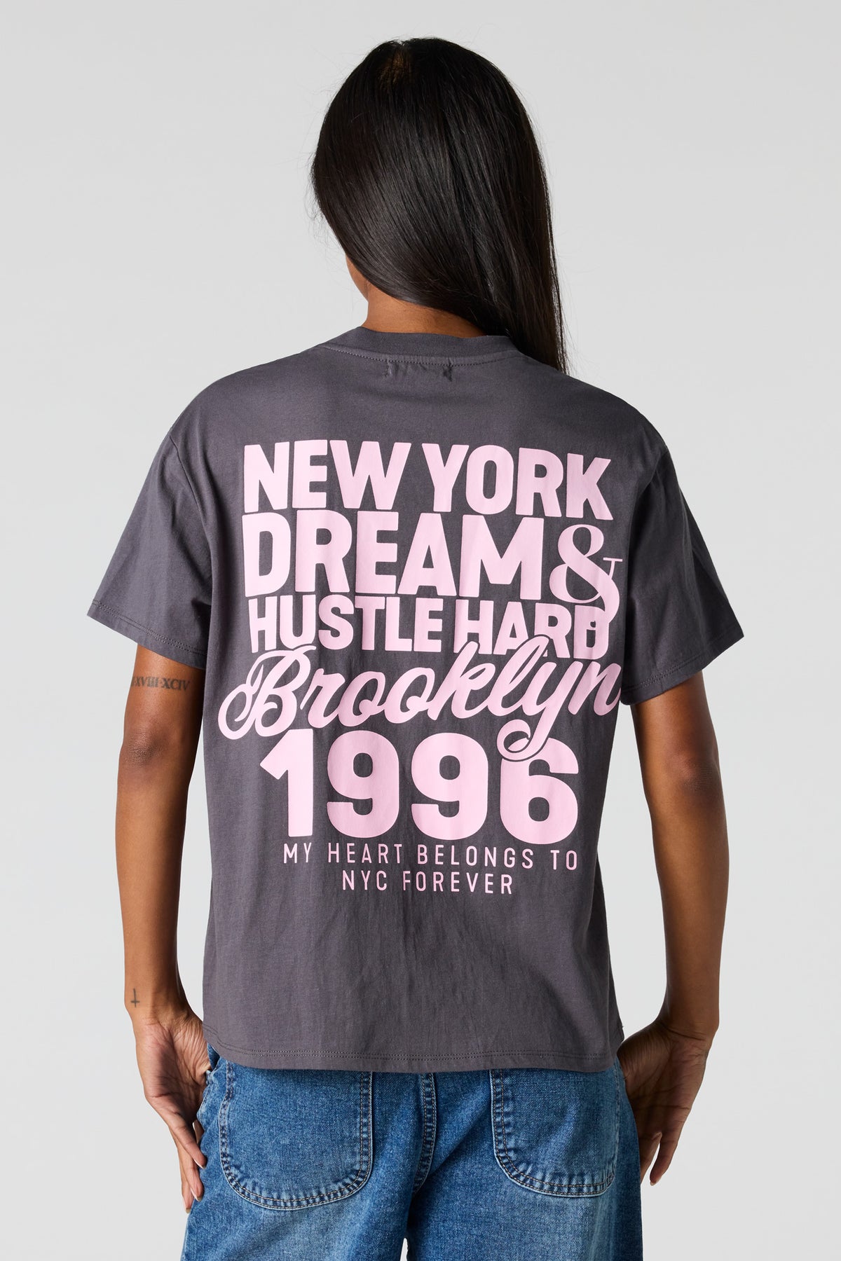 T-shirt carré de coupe garçonne avec imprimé NYC en relief