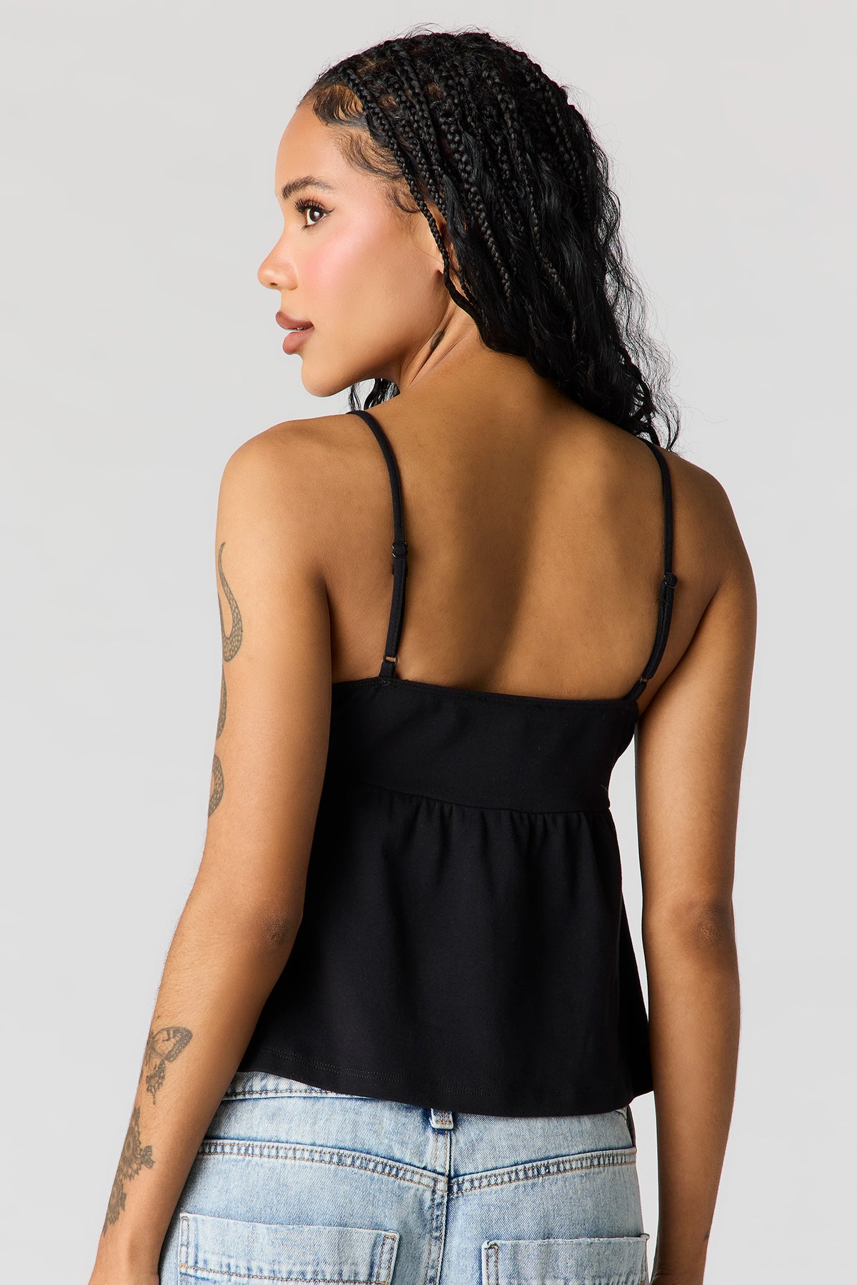 Vue alternative 2. Débardeur de style nuisette à surplis avec liséré de dentelle