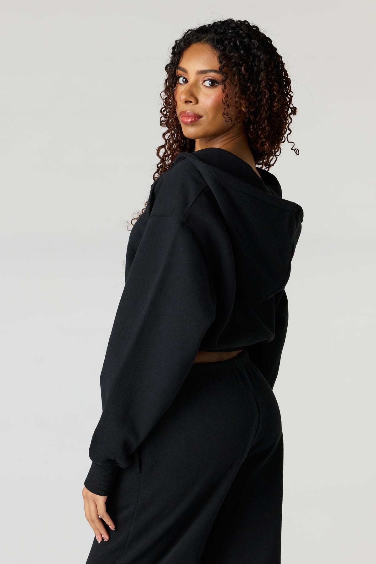 Alt View 2. Oversized Cropped Zip-Up Hoodie - Black