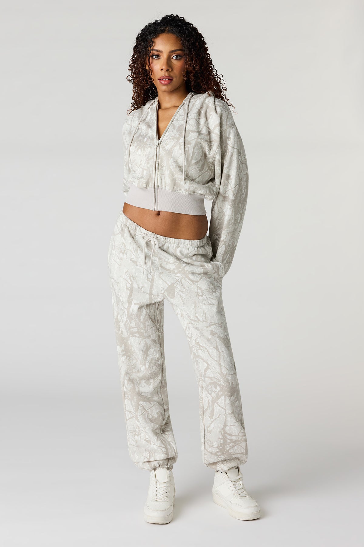 Alt View 3. Oversized Cropped Zip-Up Hoodie - Camouflage