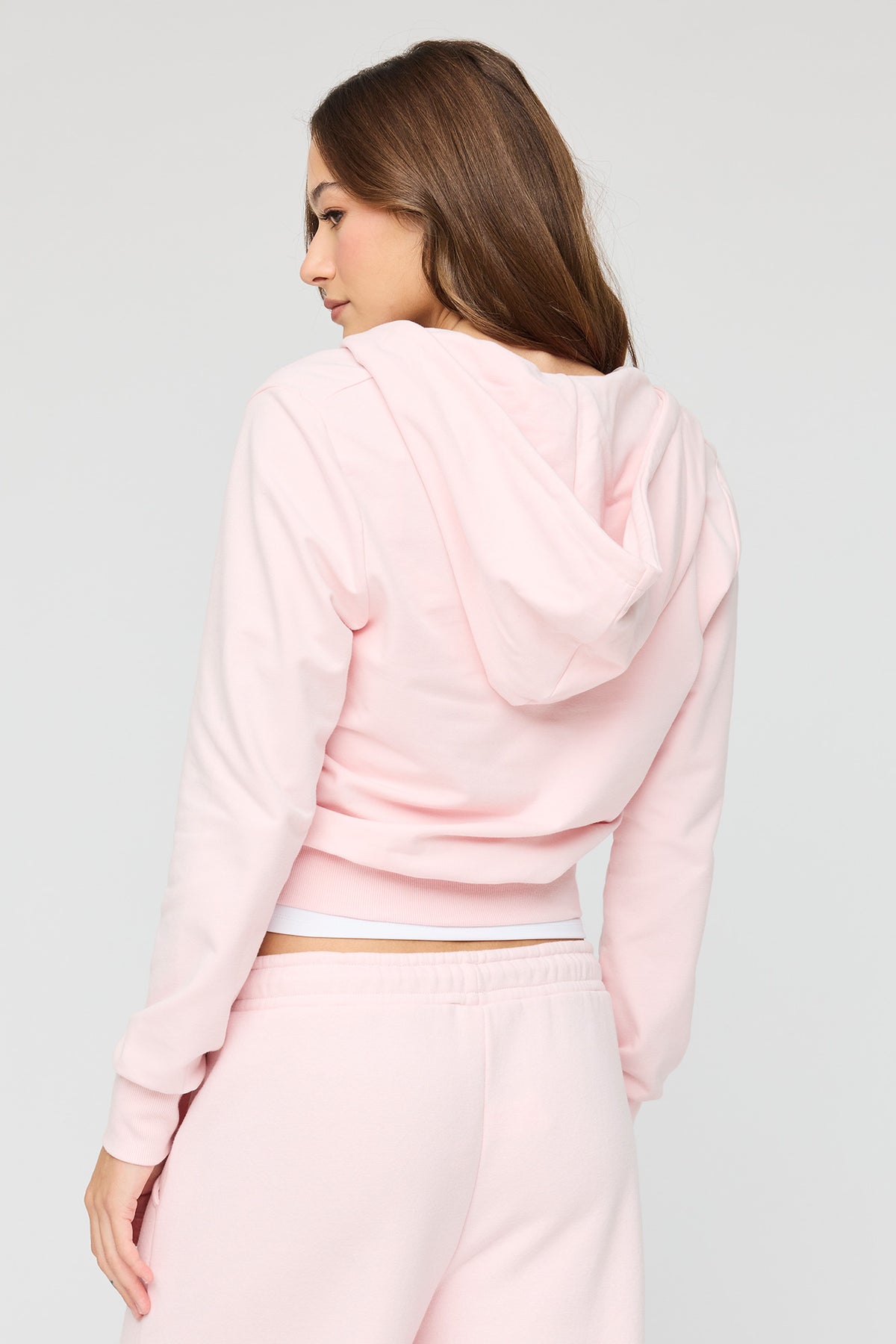 Vue alternative 2. Haut à capuchon en tissu bouclé avec fermeture à glissière