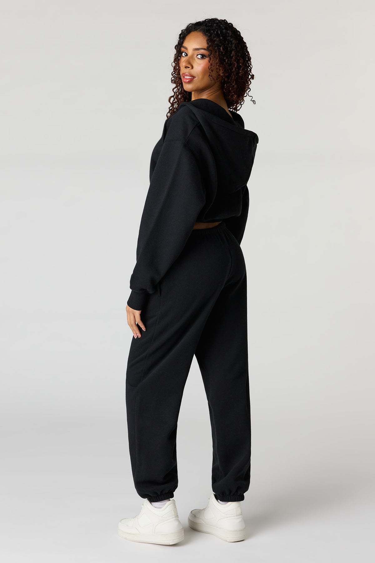 Alt View 3. Low Rise Fleece Jogger - Black