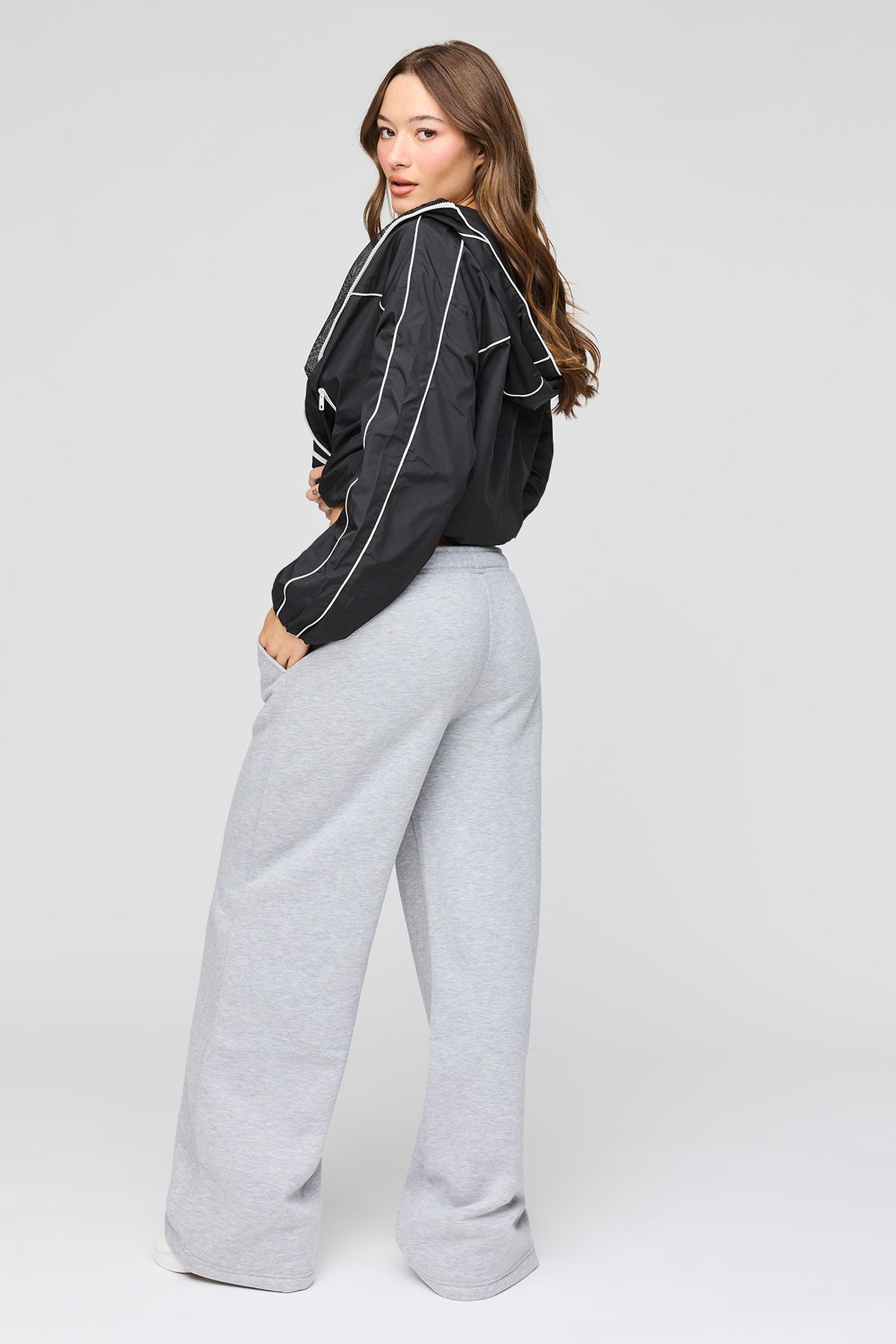 Vue alternative 3. Pantalon d'entraînement à jambe large et taille basse en molleton de luxe