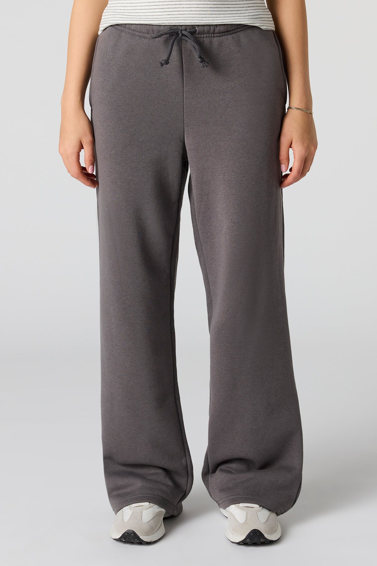 Alt View 5. Fleece Low Rise Baggy Sweatpant - Green