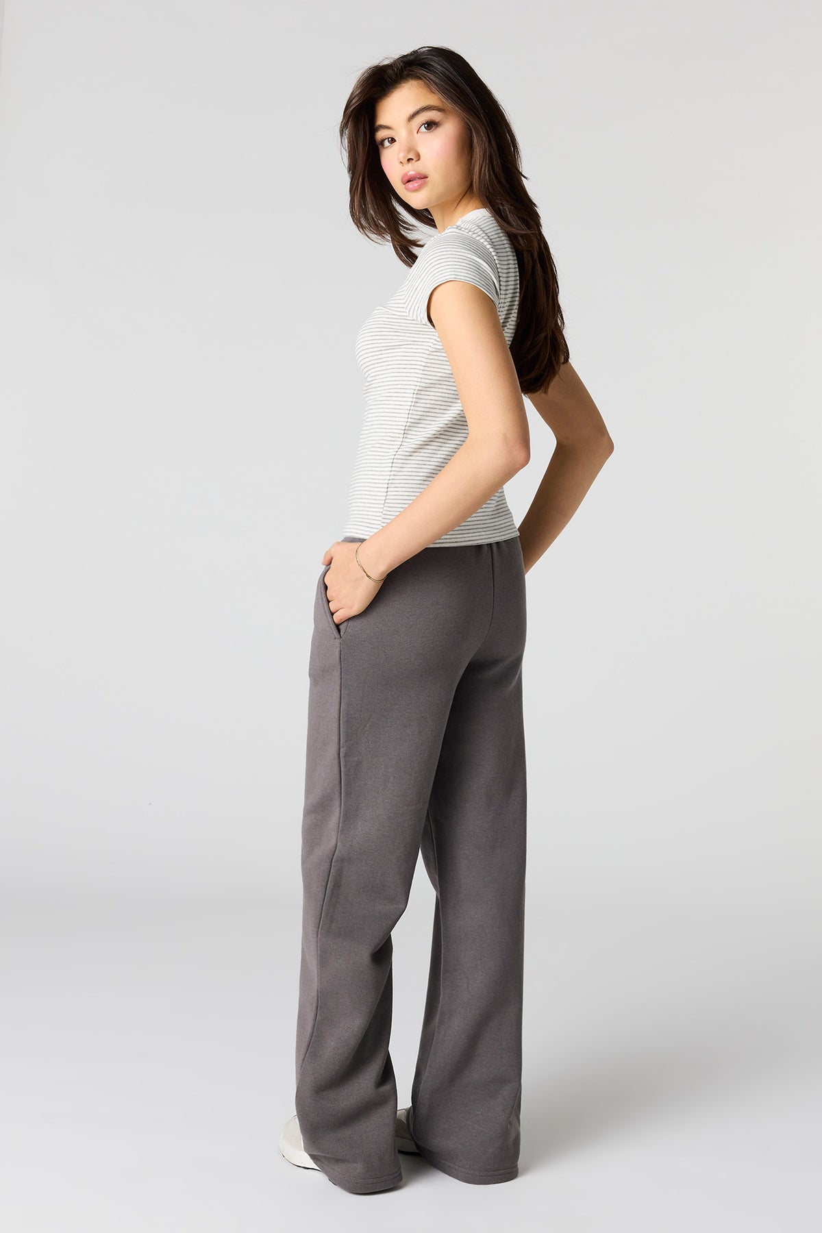 Alt View 6. Fleece Low Rise Baggy Sweatpant - Green