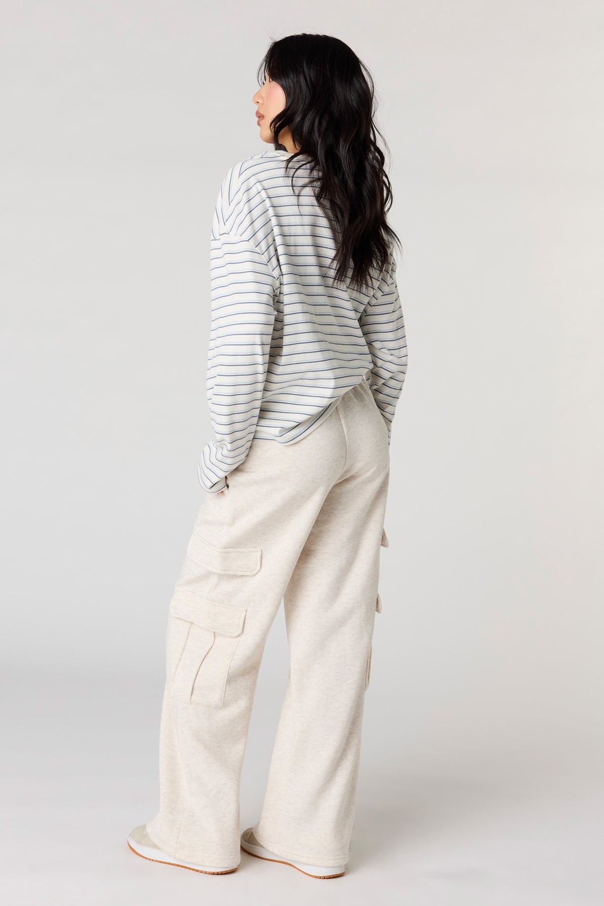 Alt View 3. Fleece Low Rise Baggy Cargo Sweatpant - Oatmeal