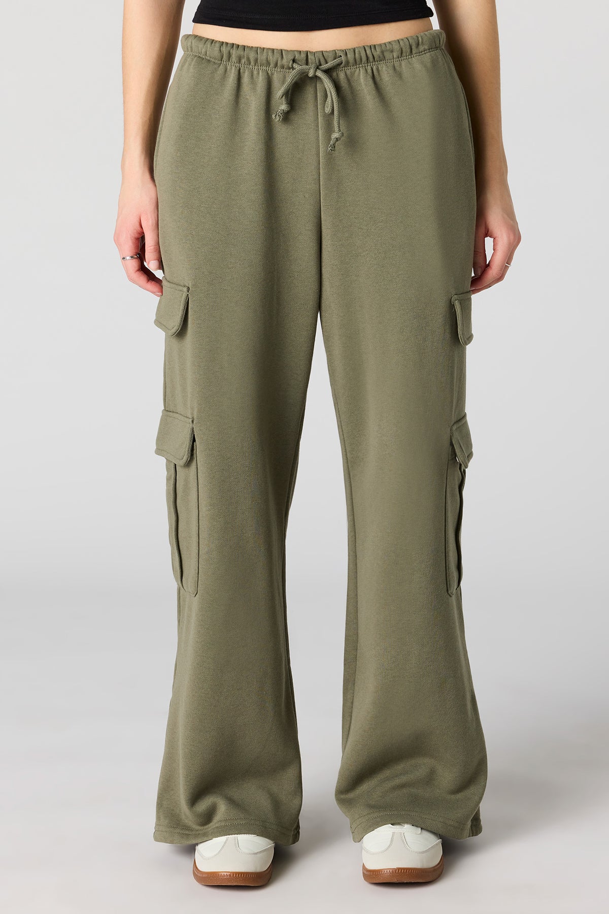 Alt View 2. Fleece Low Rise Baggy Cargo Sweatpant - Dark Green