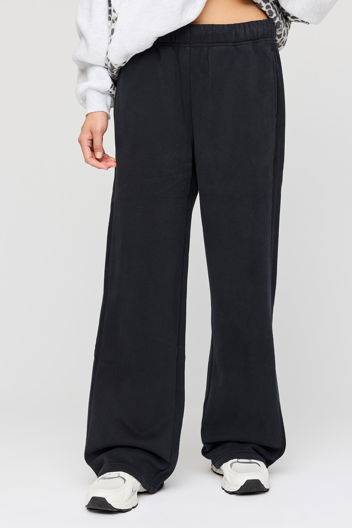 Vue alternative 2. Pantalon d'entraînement à jambe droite en molleton de luxe