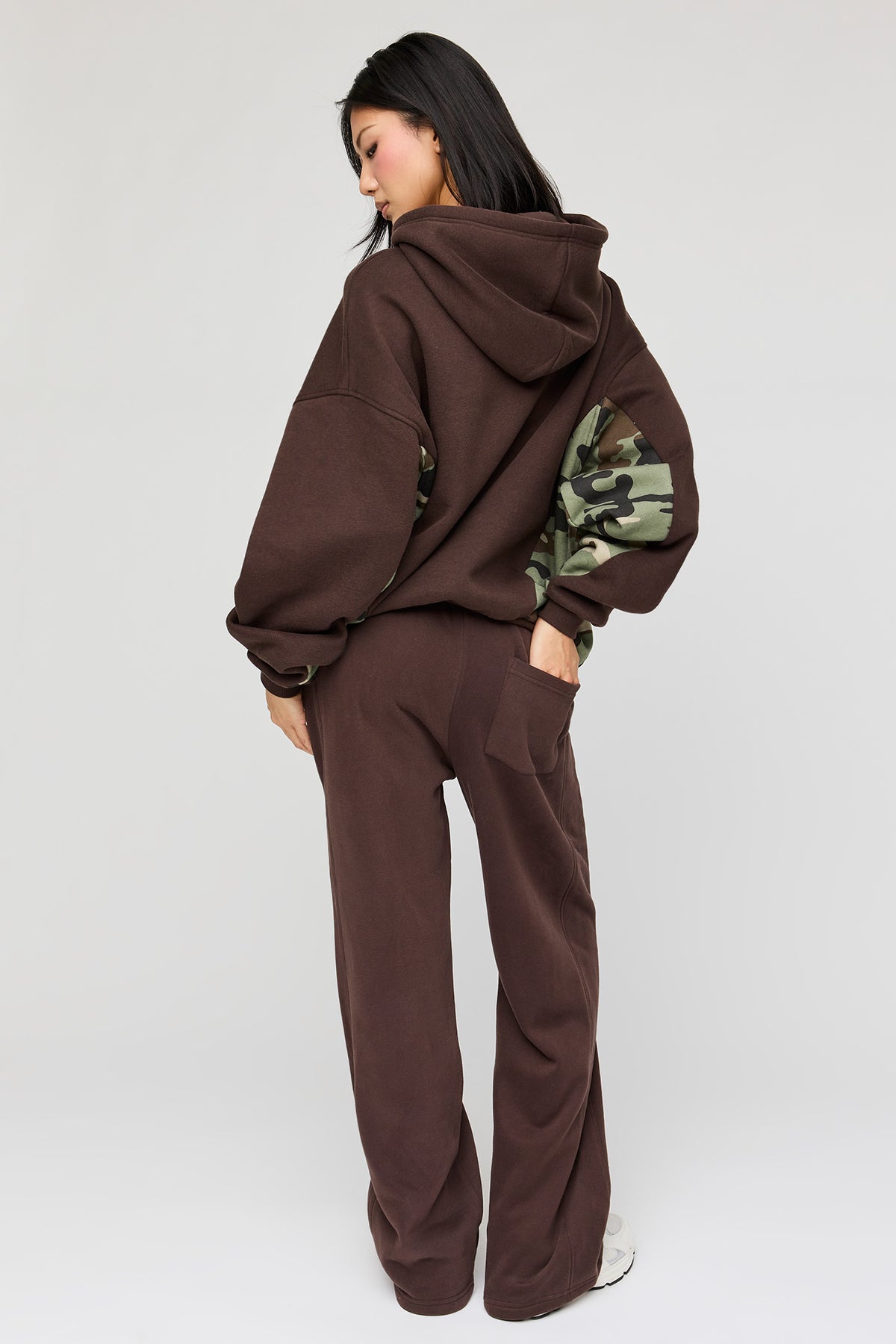 Vue alternative 3. Pantalon d'entraînement à jambe droite en molleton de luxe