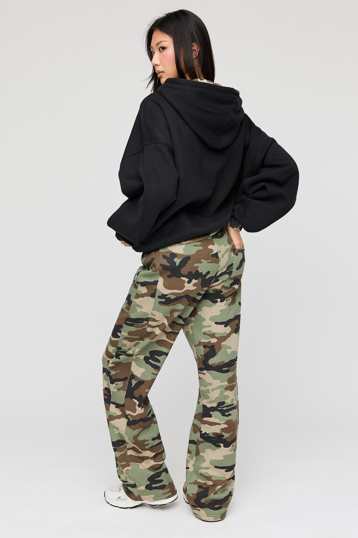 Vue alternative 3. Pantalon d'entraînement à jambe droite en molleton de luxe