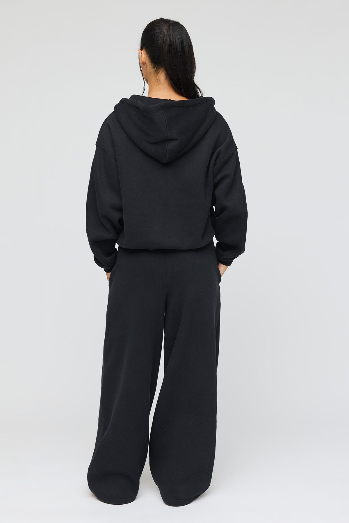 Alt View 3. Luxe Fleece Barrel Sweatpant - Black