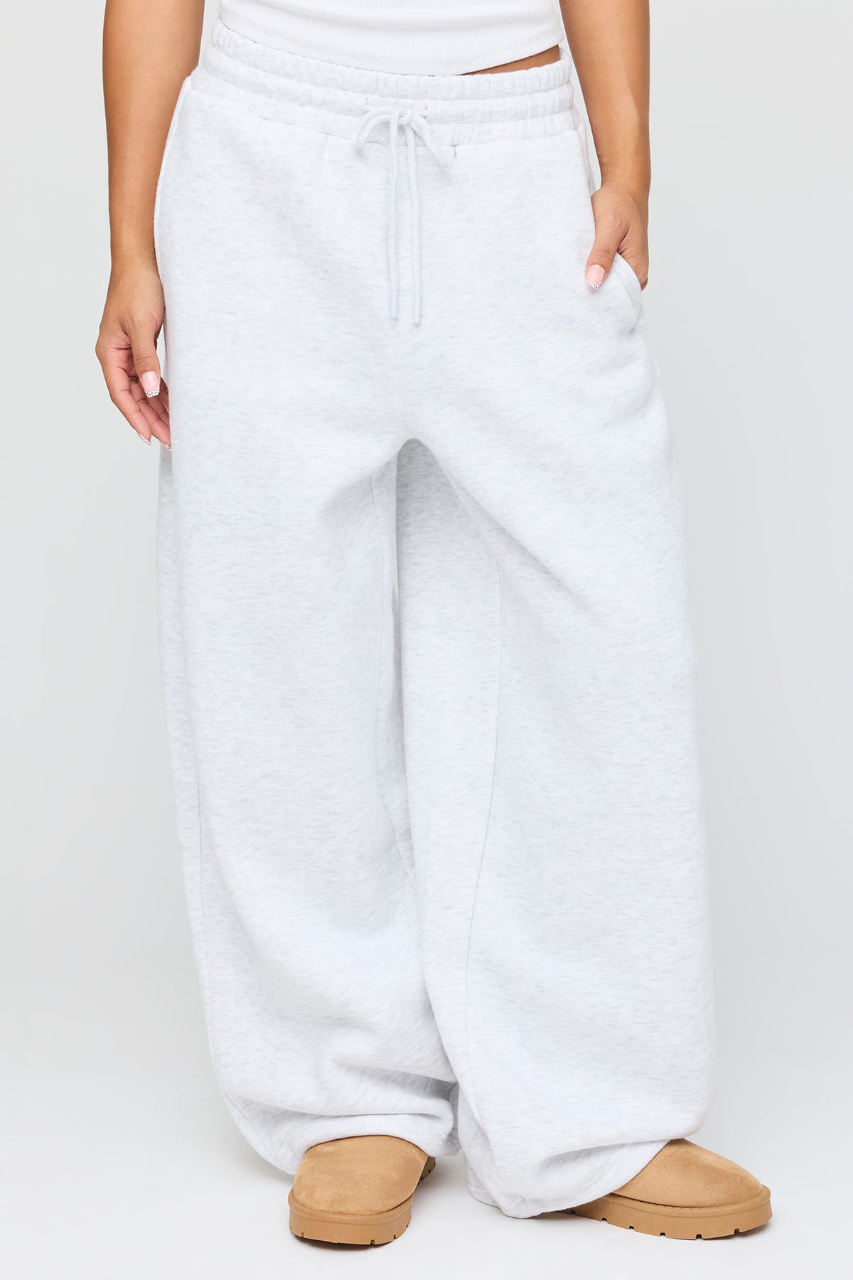 Alt View 2. Luxe Fleece Barrel Sweatpant - Light Grey