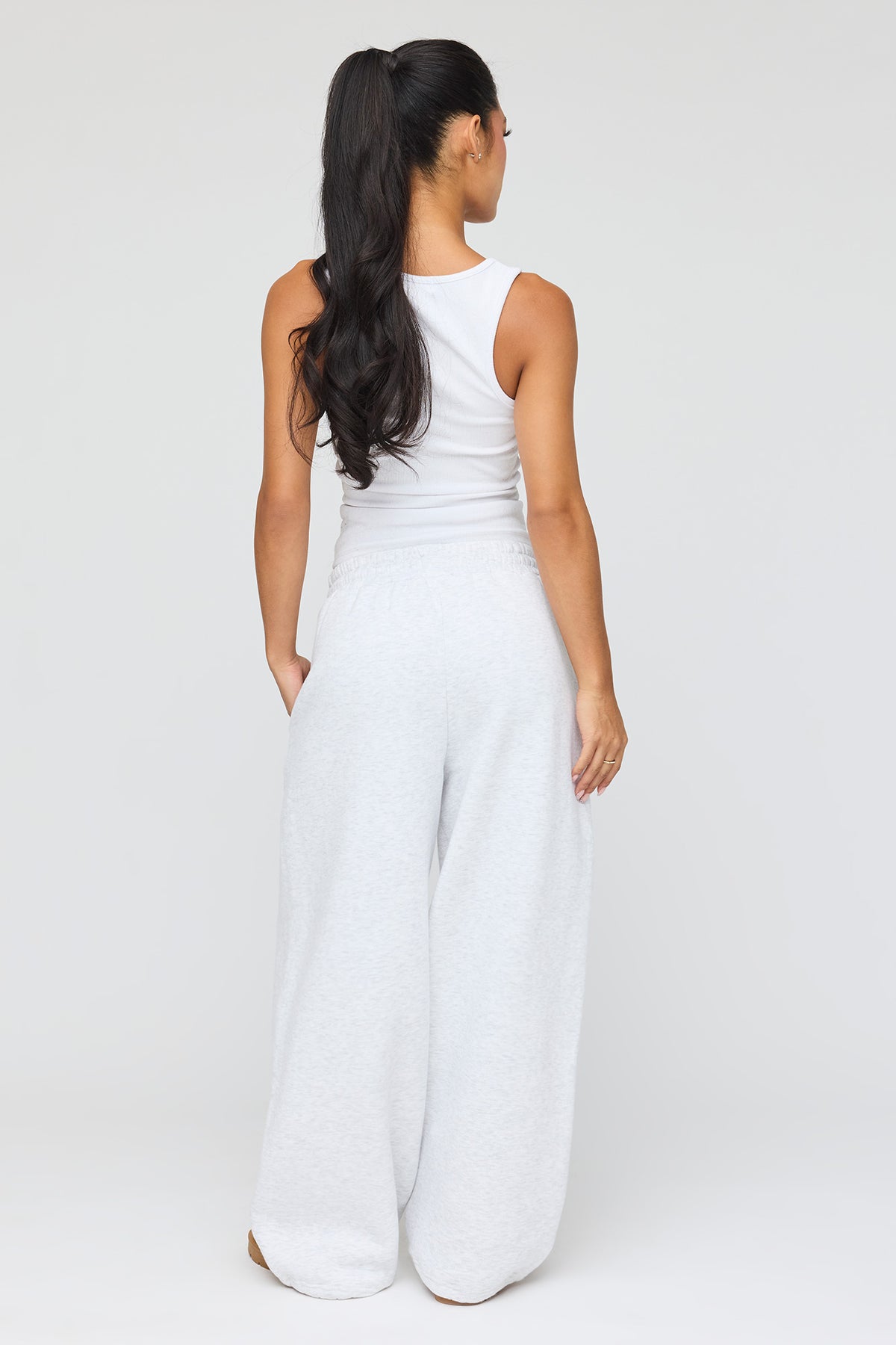 Alt View 3. Luxe Fleece Barrel Sweatpant - Light Grey