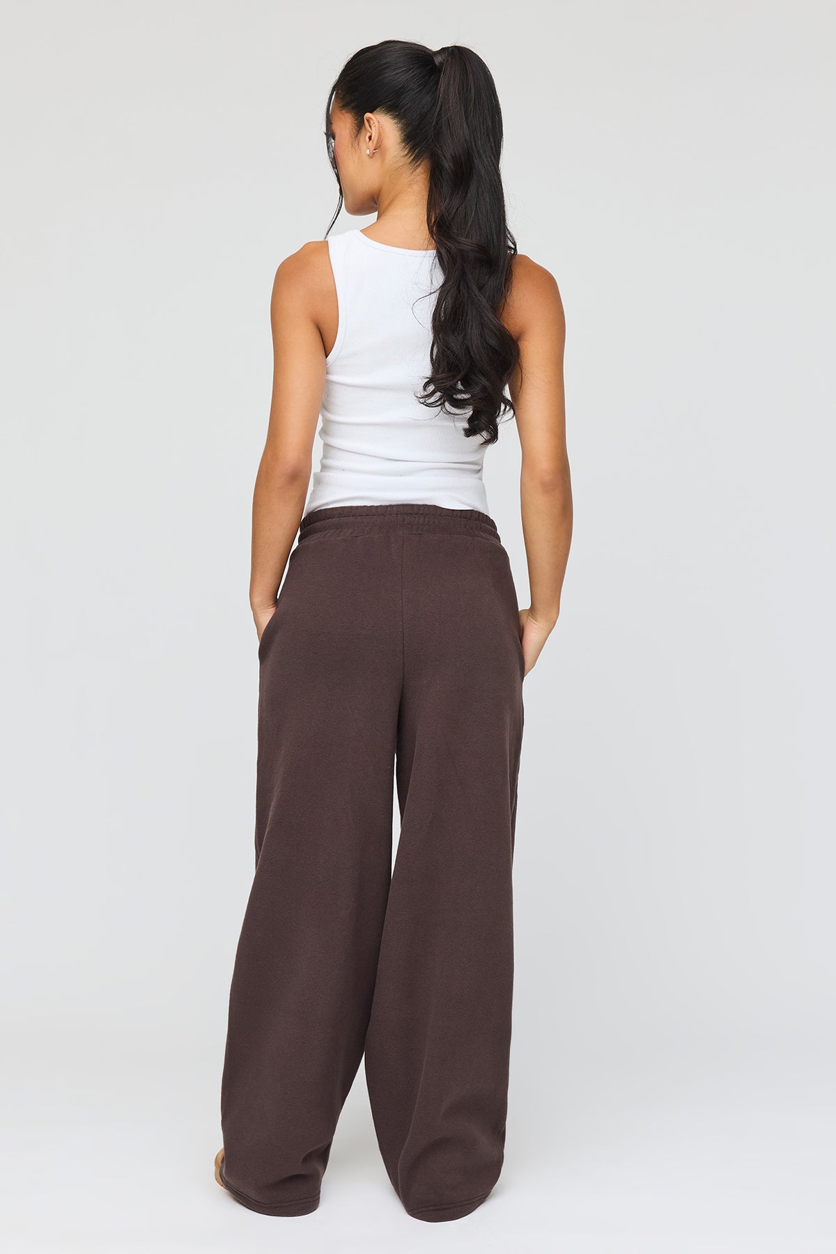 Alt View 3. Luxe Fleece Barrel Sweatpant - Brown