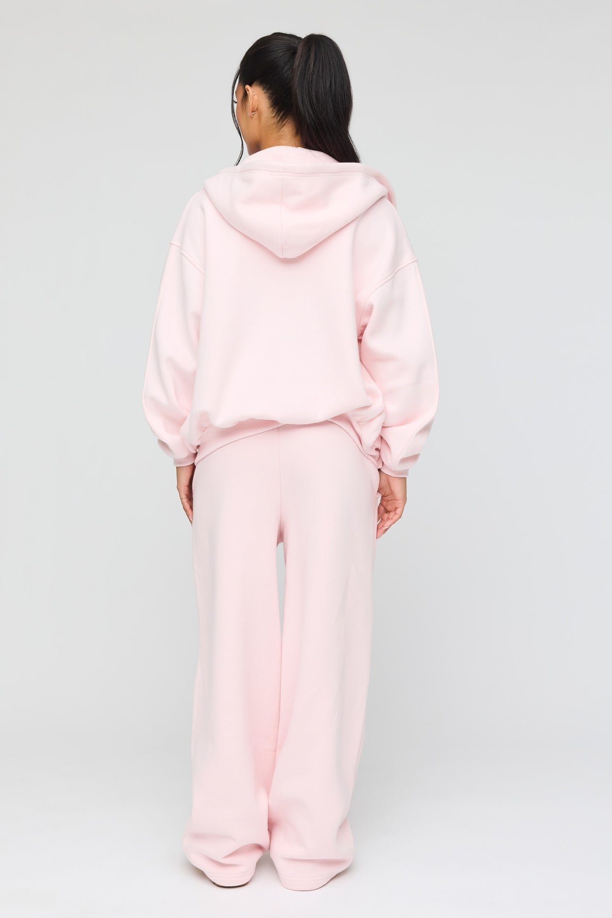 Alt View 3. Luxe Fleece Barrel Sweatpant - Light Pink