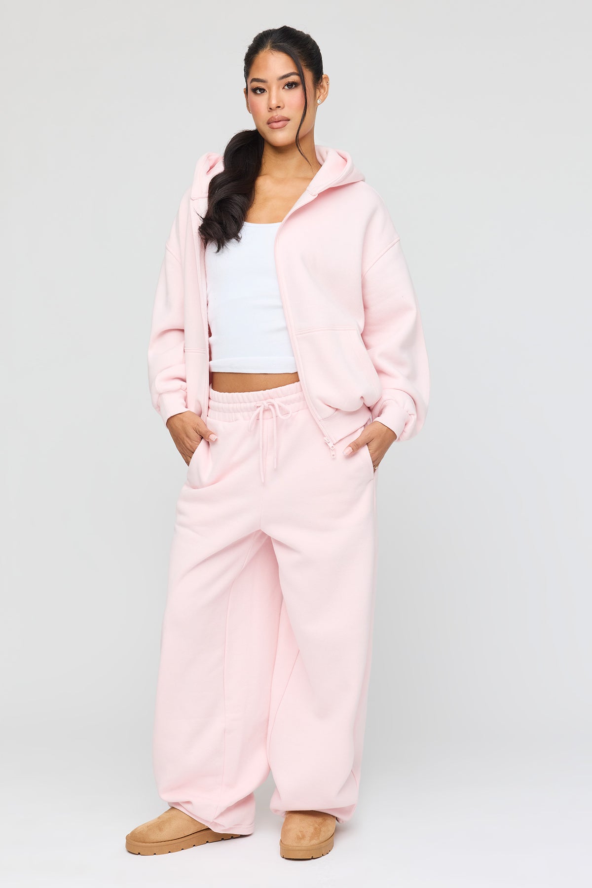 Alt View 4. Luxe Fleece Barrel Sweatpant - Light Pink