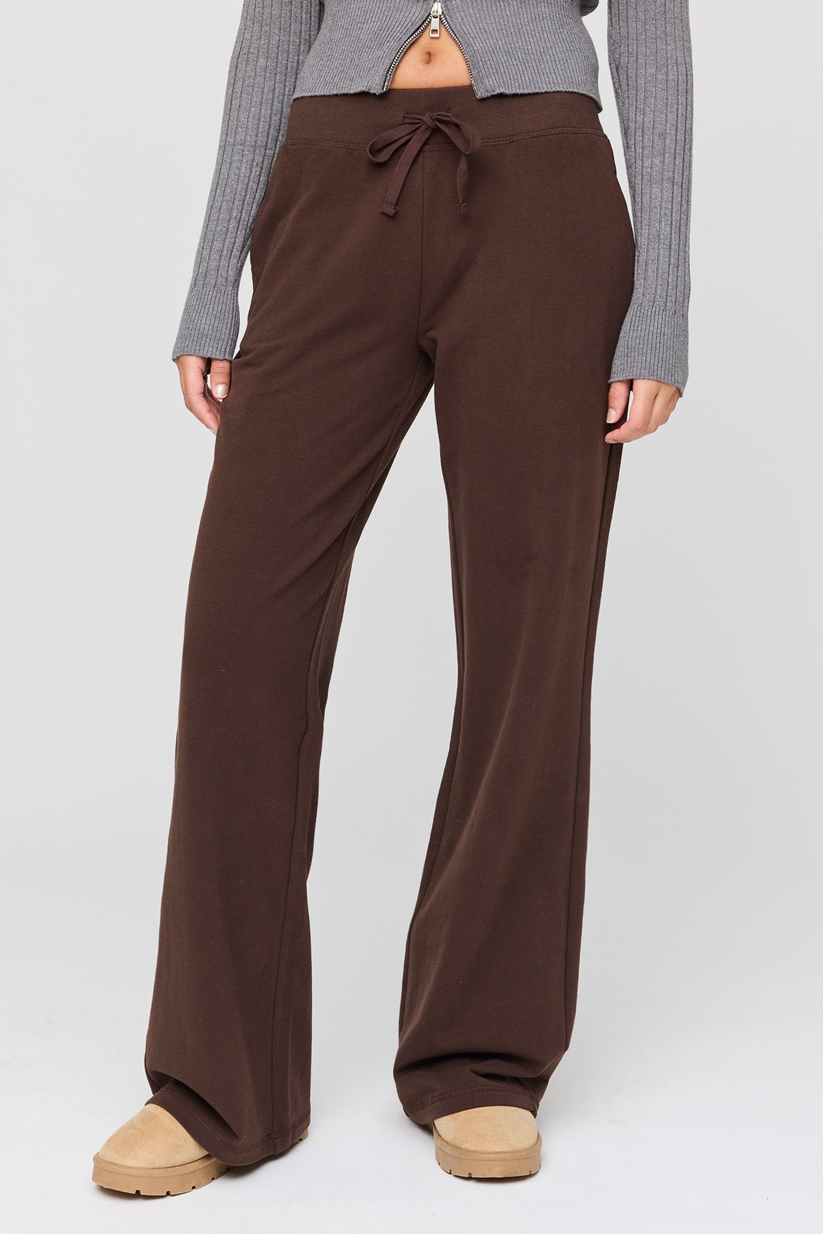 Vue alternative 15. Pantalon d'entraînement à jambe large en tissu bouclé
